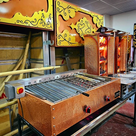 Grill mit Drehspießen · Kupferverkleidung, Motorischer Antrieb — AG-449 — Produktansicht 1
