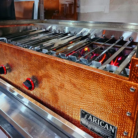 Parrilla con brochetas giratorias · Rotación motorizada, Configuración con frente de cristal — AG-456 — Vista del producto 1