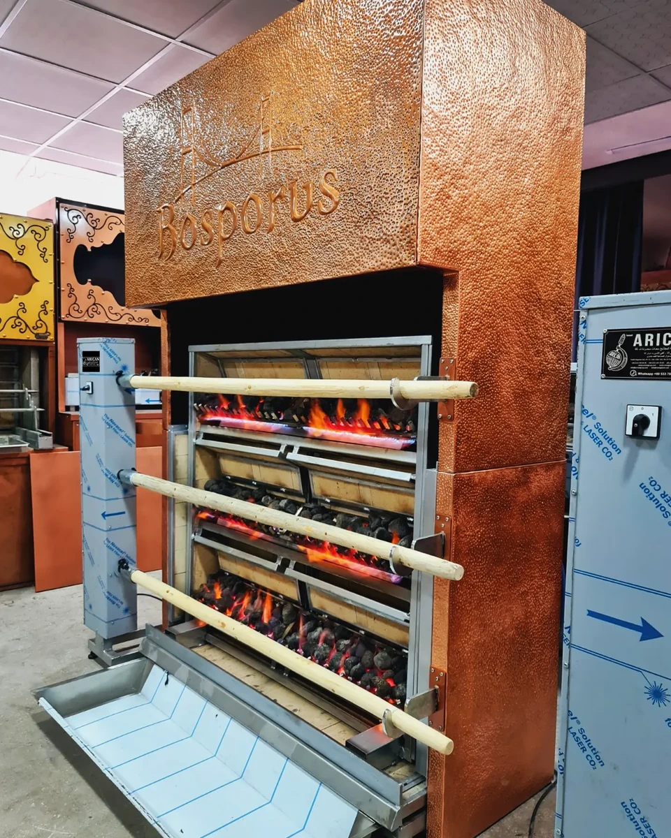 Gas & lava rock lamb rotisserie · Motorised rotation — AG-078 — Product view 1
