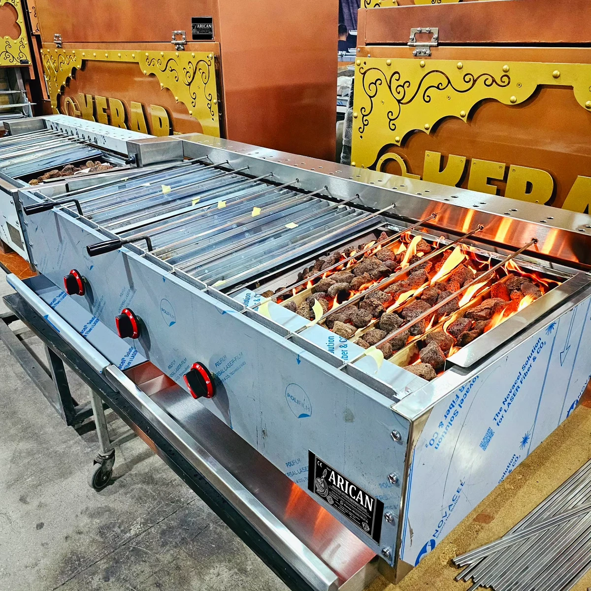 شواية بأسياخ دوارة · دوران بمحرك — AG-428 — منظر المنتج 1
