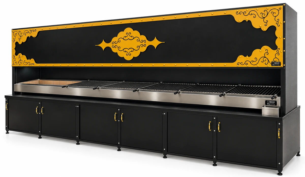 Schwarzer Holzkohlegrill mit dekorativer Haube und Unterschrank — ARICAN DESIGN · 400 cm