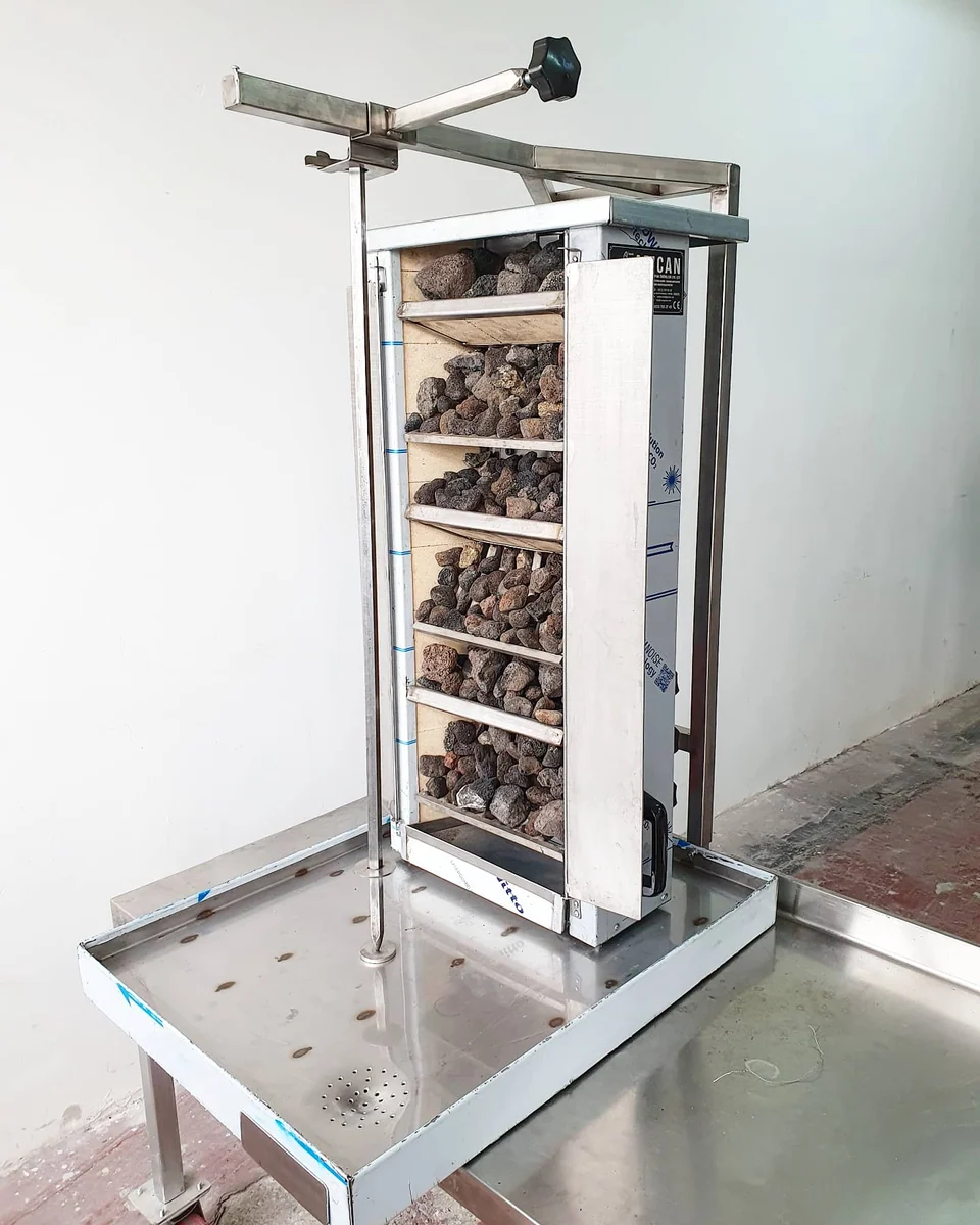 Máquina de kebab a gas y piedra volcánica — AG-185 — Vista del producto 1