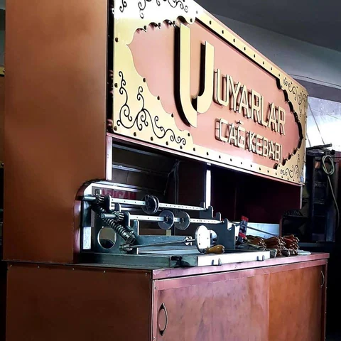 Máquinas de cağ kebab a leña · Acabado de aspecto cobrizo · Ejemplos de diseños a medida — AG-231 — Vista del producto 3
