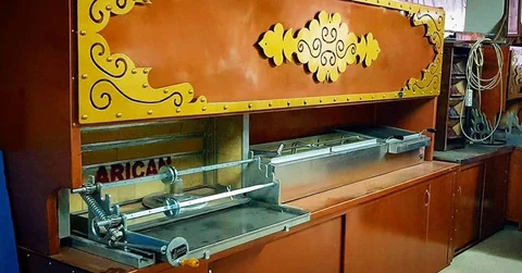Máquinas de cağ kebab a leña · Acabado de aspecto cobrizo · Ejemplos de diseños a medida — AG-014 — Vista del producto 3